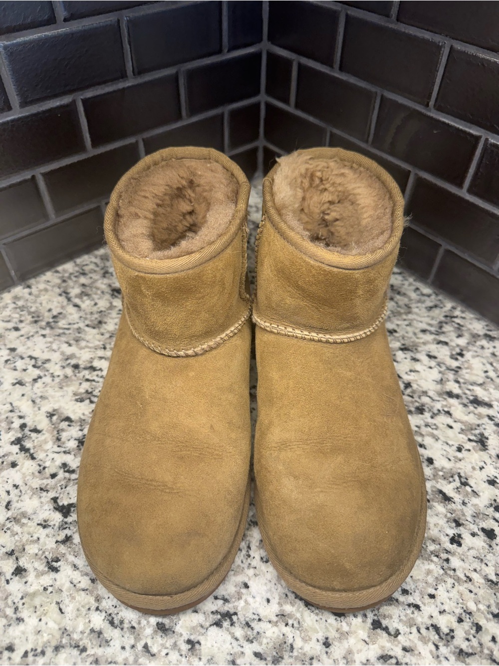 UGG women’s brown booties, sz 7 - Picture 5 of 13